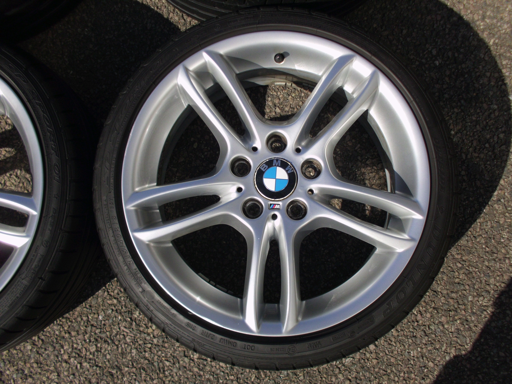 USED 18" GENUINE BMW STYLE 261 1 SERIES M SPORT ALLOY WHEELS,WIDE REAR, GC, FULL INC GOOD RUNFLAT TYRES